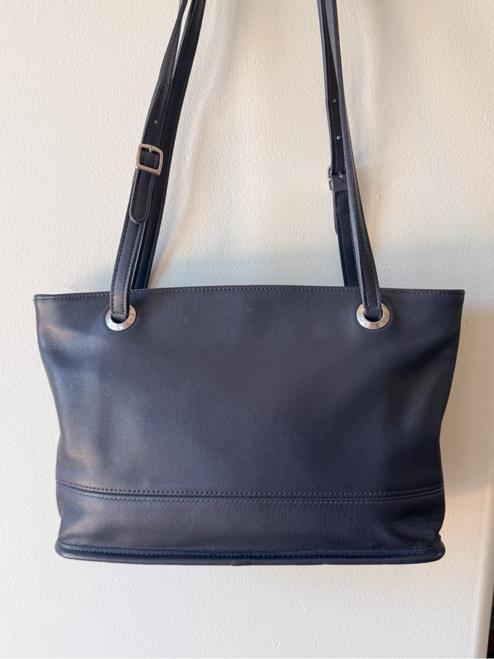 Vintage classic 1998 Coach Bucket Slim Shoulder Bag / Tote (Style No. 4243) - Picture 6 of 8